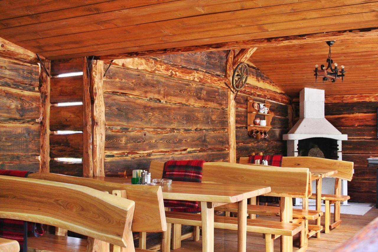 Pod Hradom Restaurant&Pension Topoľčany Exterior foto